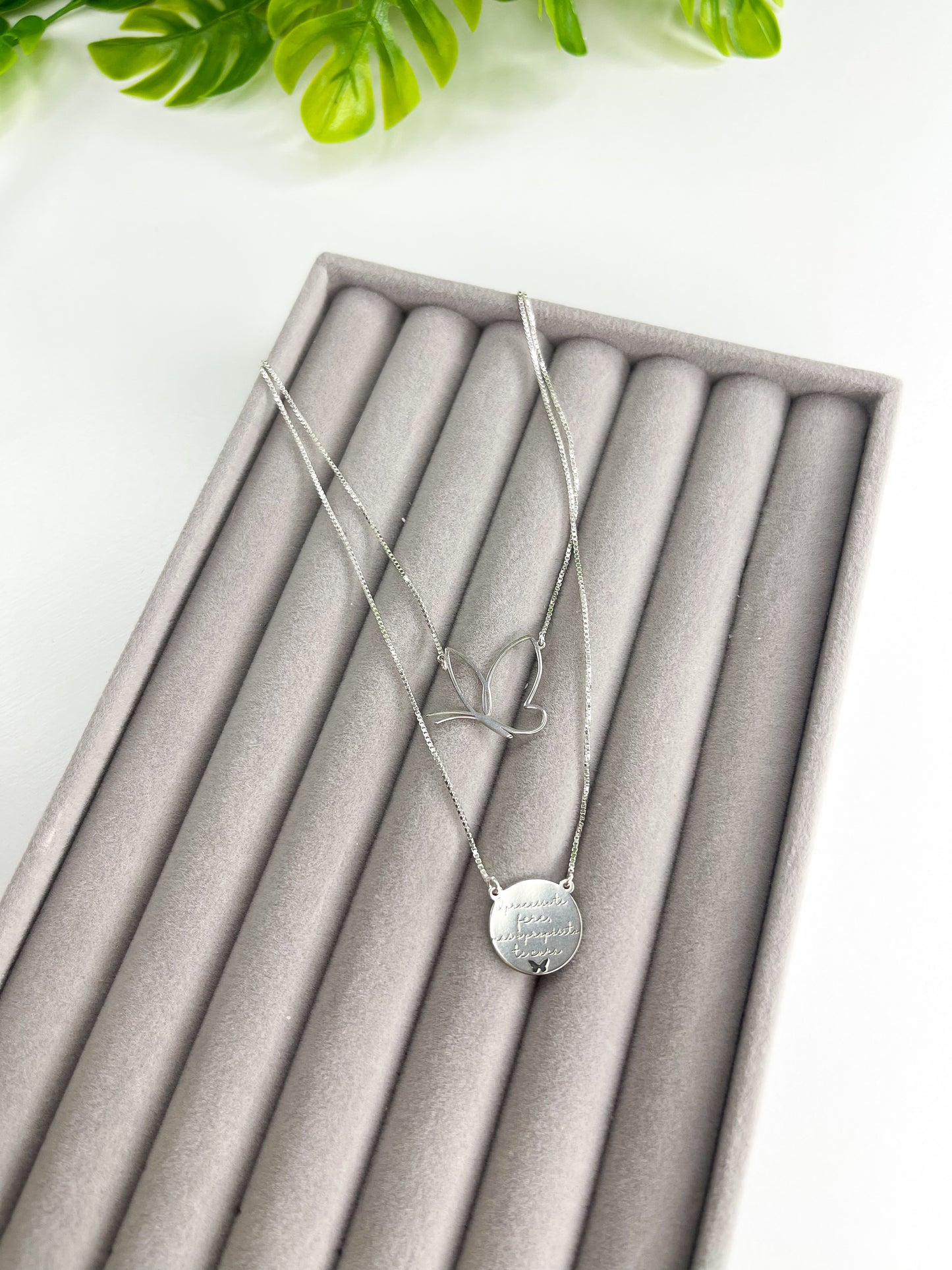 Escapulário Borboleta Minimalista O Processo - Prata 925