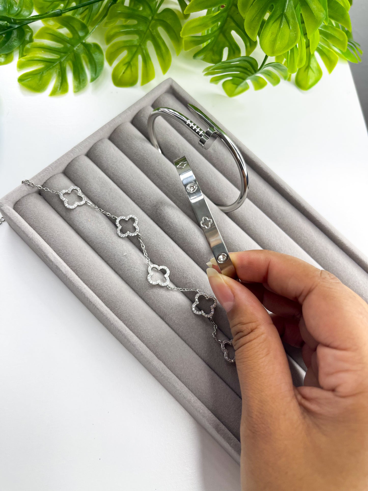 Kit Braceletes Virginia – Aço Inoxidável com Trevo Cravejado
