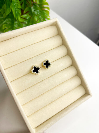 Conjunto brinco e colar trevo preto - Aço inoxidável