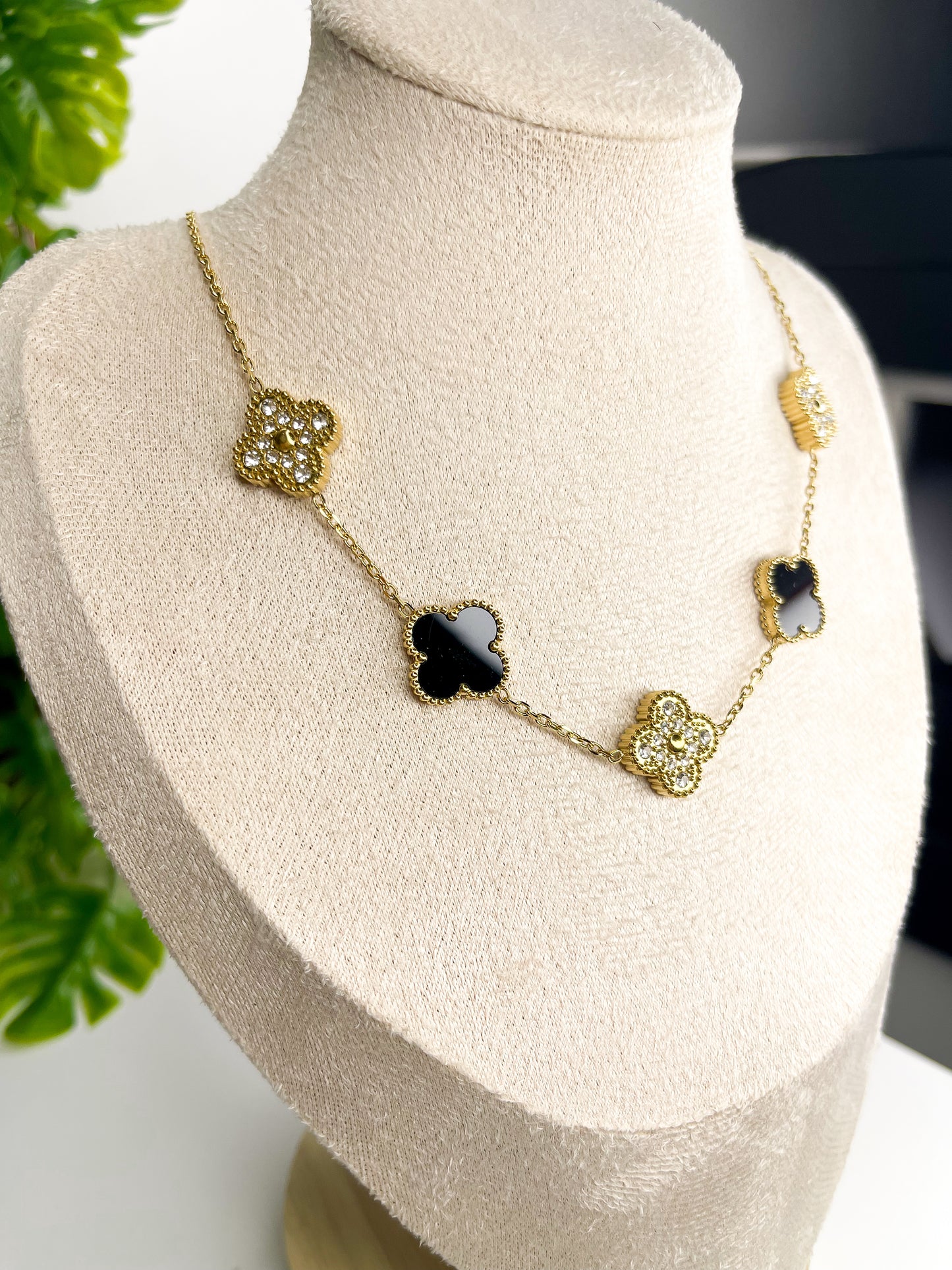 Colar Trevo Royale Preto - Aço Inoxidável