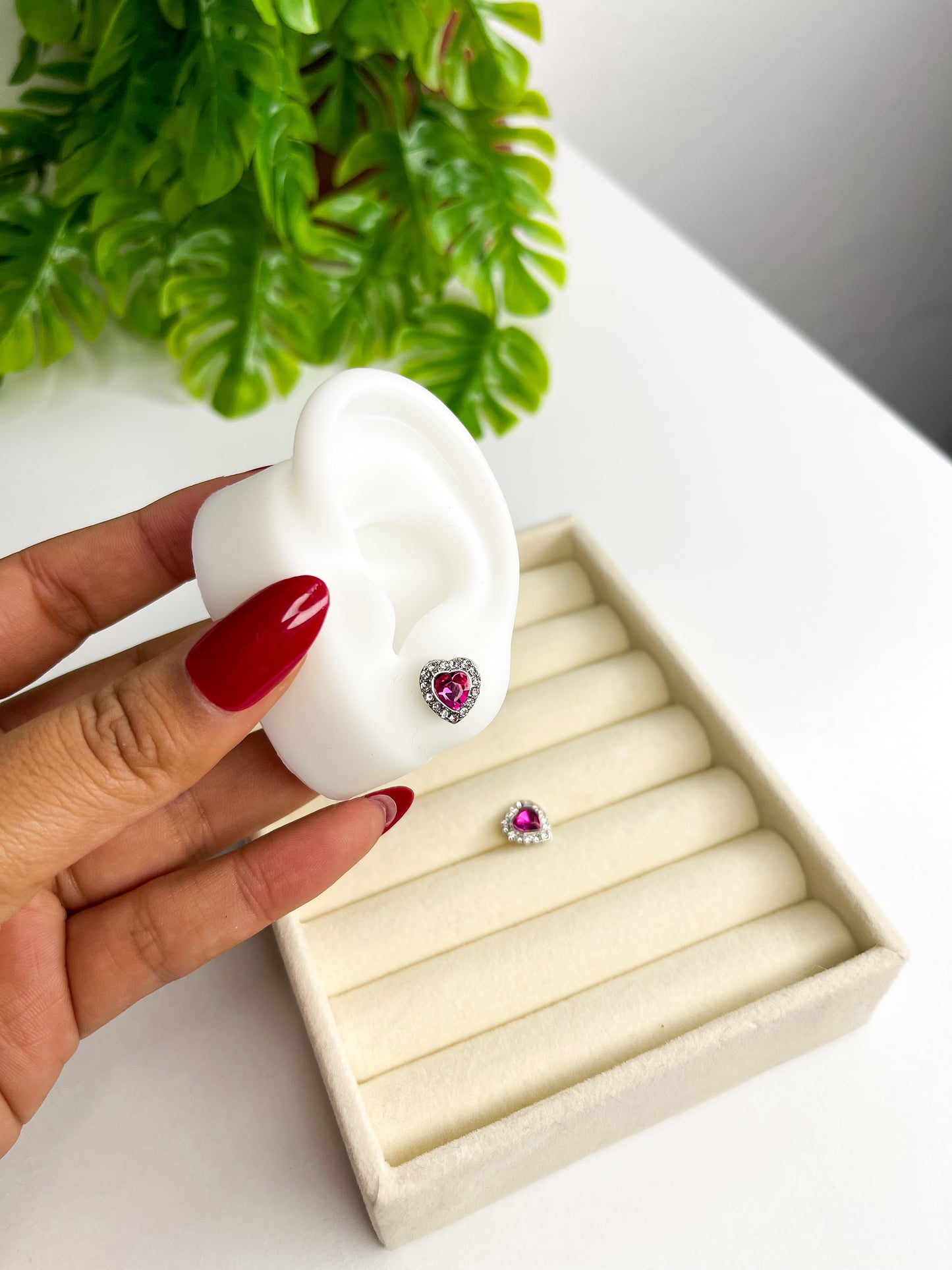 Brinco Coração Rosa Cravejado Inspiração SW- Aço Inoxidável