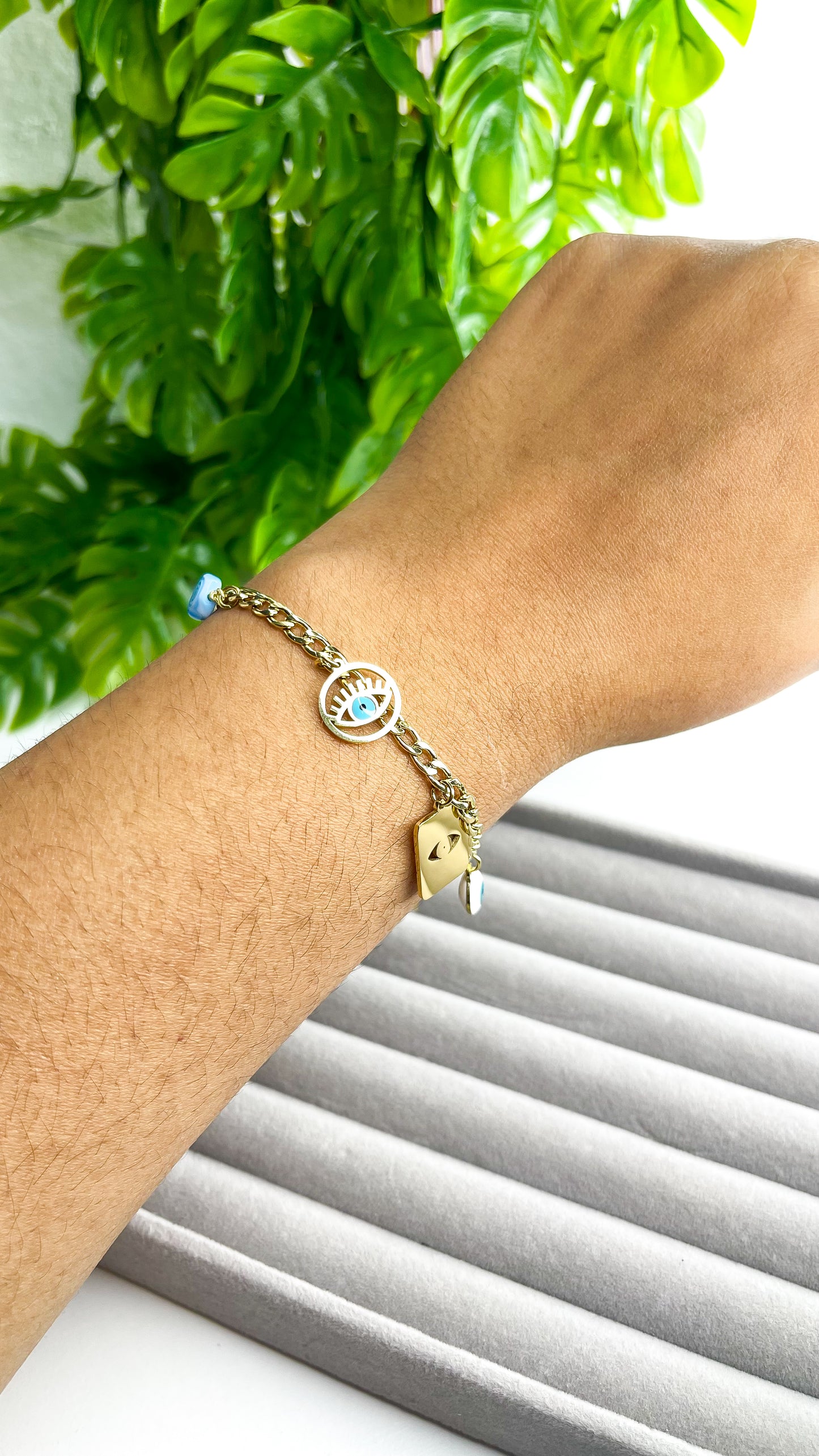 Pulseira Proteção Dourada - Aço Inoxidável