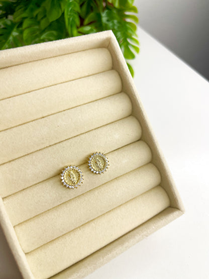 Brinco Nossa Senhora de Fátima Redondo Cravejado Dourado - Aço Inoxidável