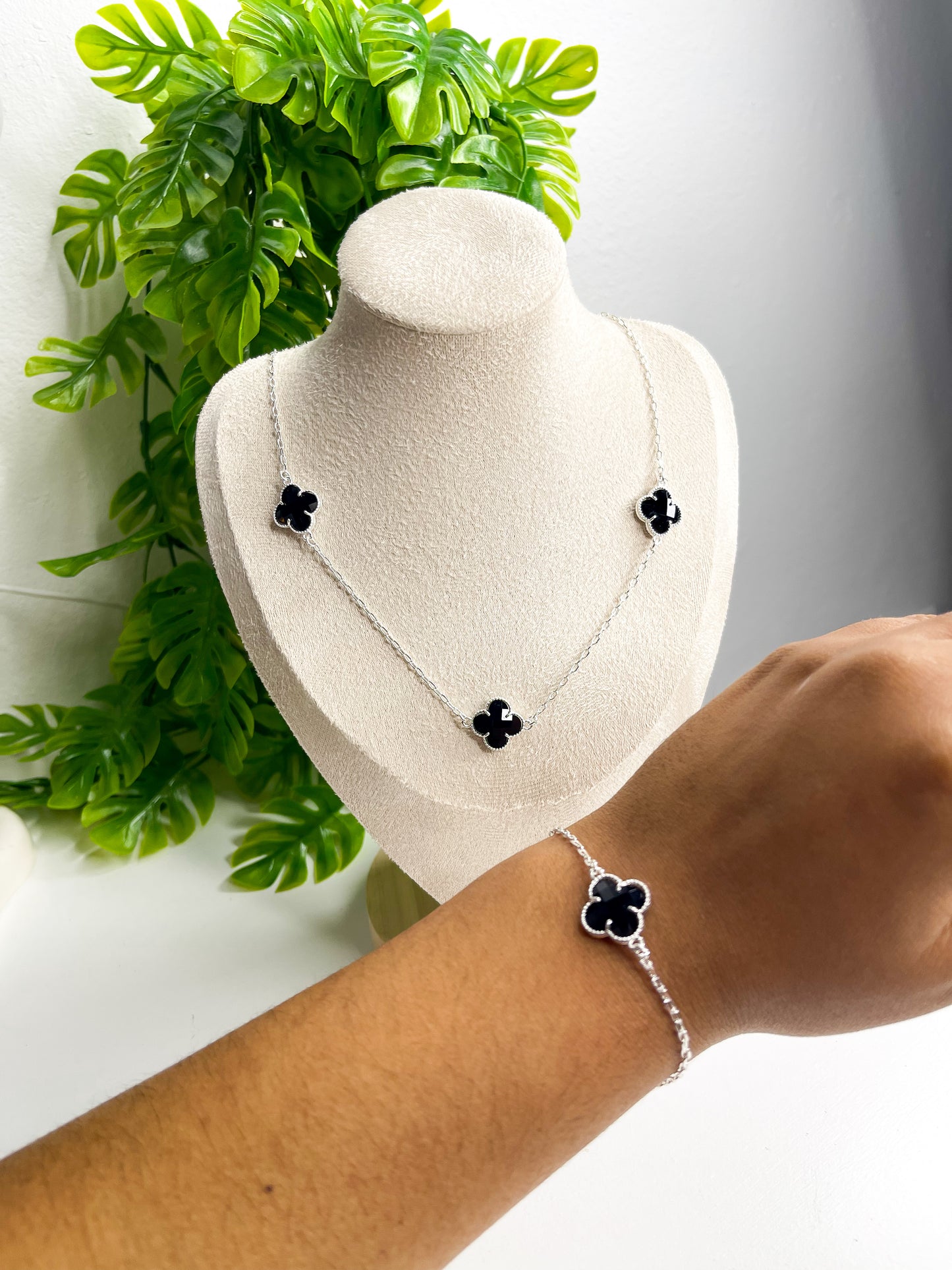 Conjunto colar + pulseira Virgínia - Preto - Prata 925