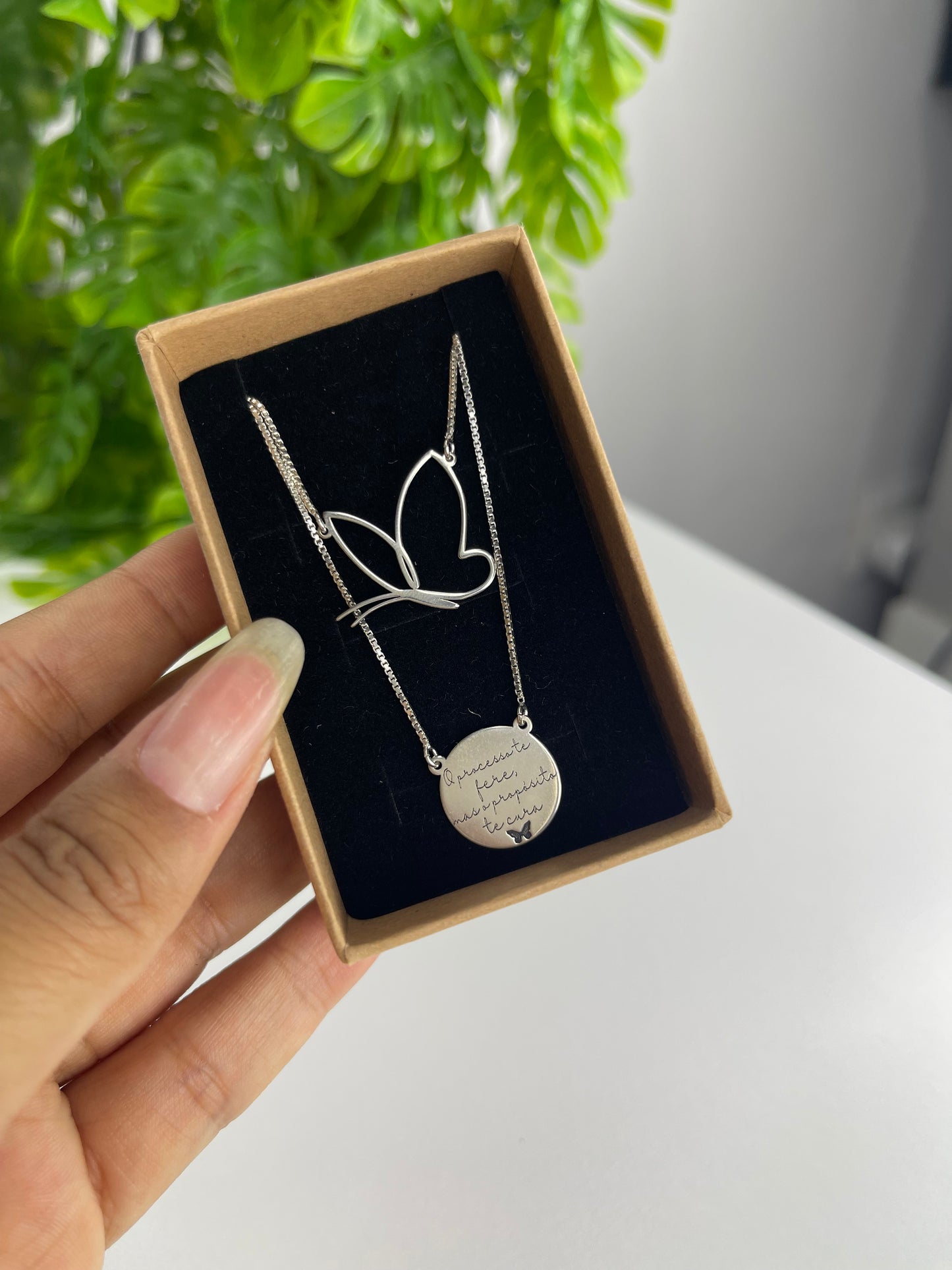 Escapulário Borboleta Minimalista O Processo - Prata 925