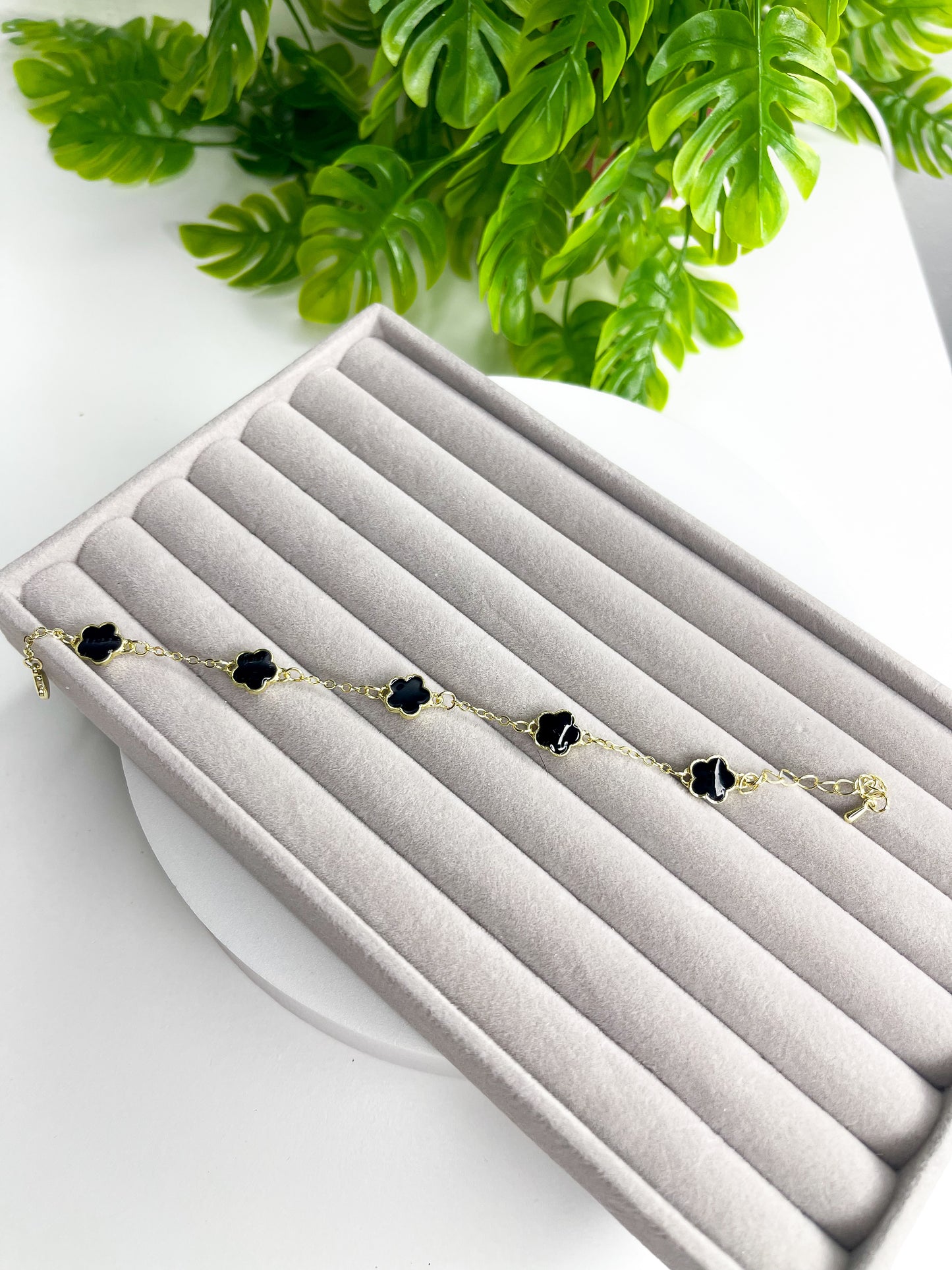Pulseira Trevo Minimalista – Aço Inoxidável