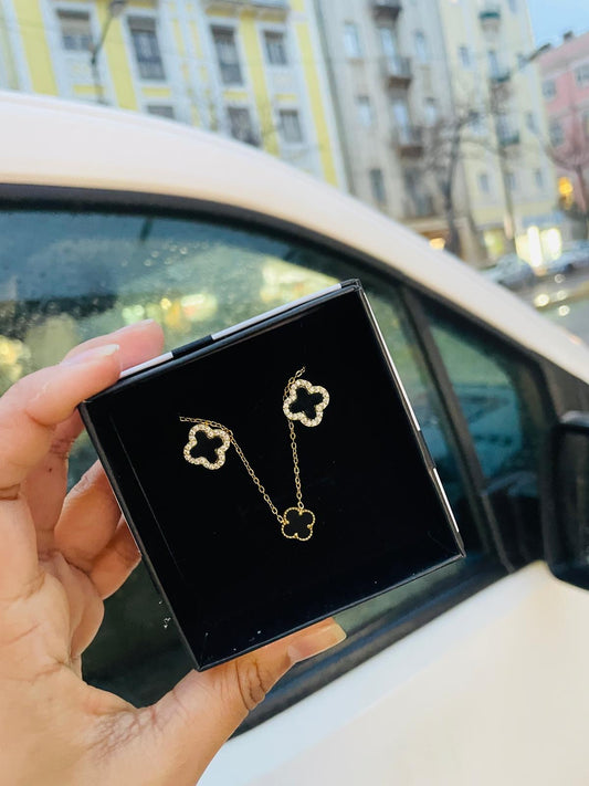 Conjunto brinco e colar trevo preto - Aço inoxidável