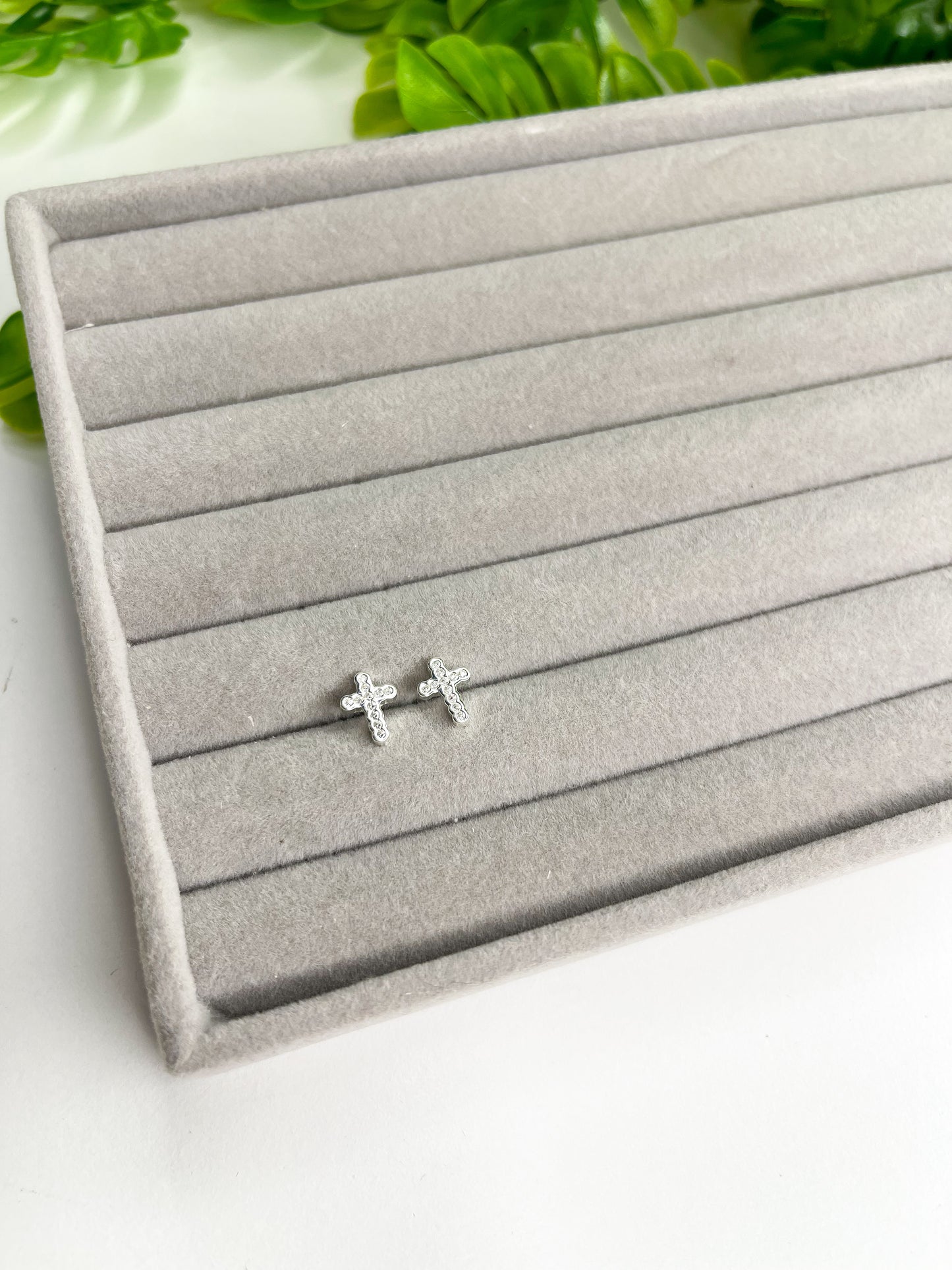 Brinco cruz cravejada - Prata 925