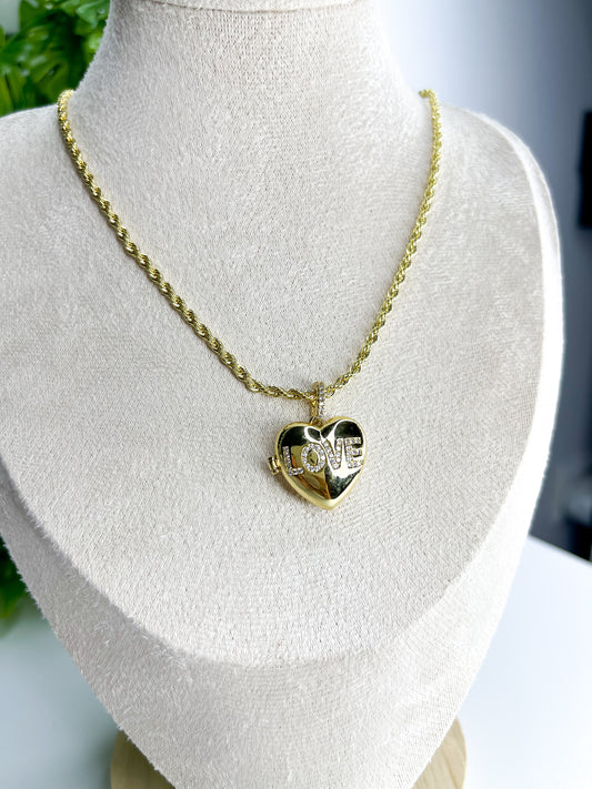 Colar Love Relicário Personalizável - Aço Inoxidável