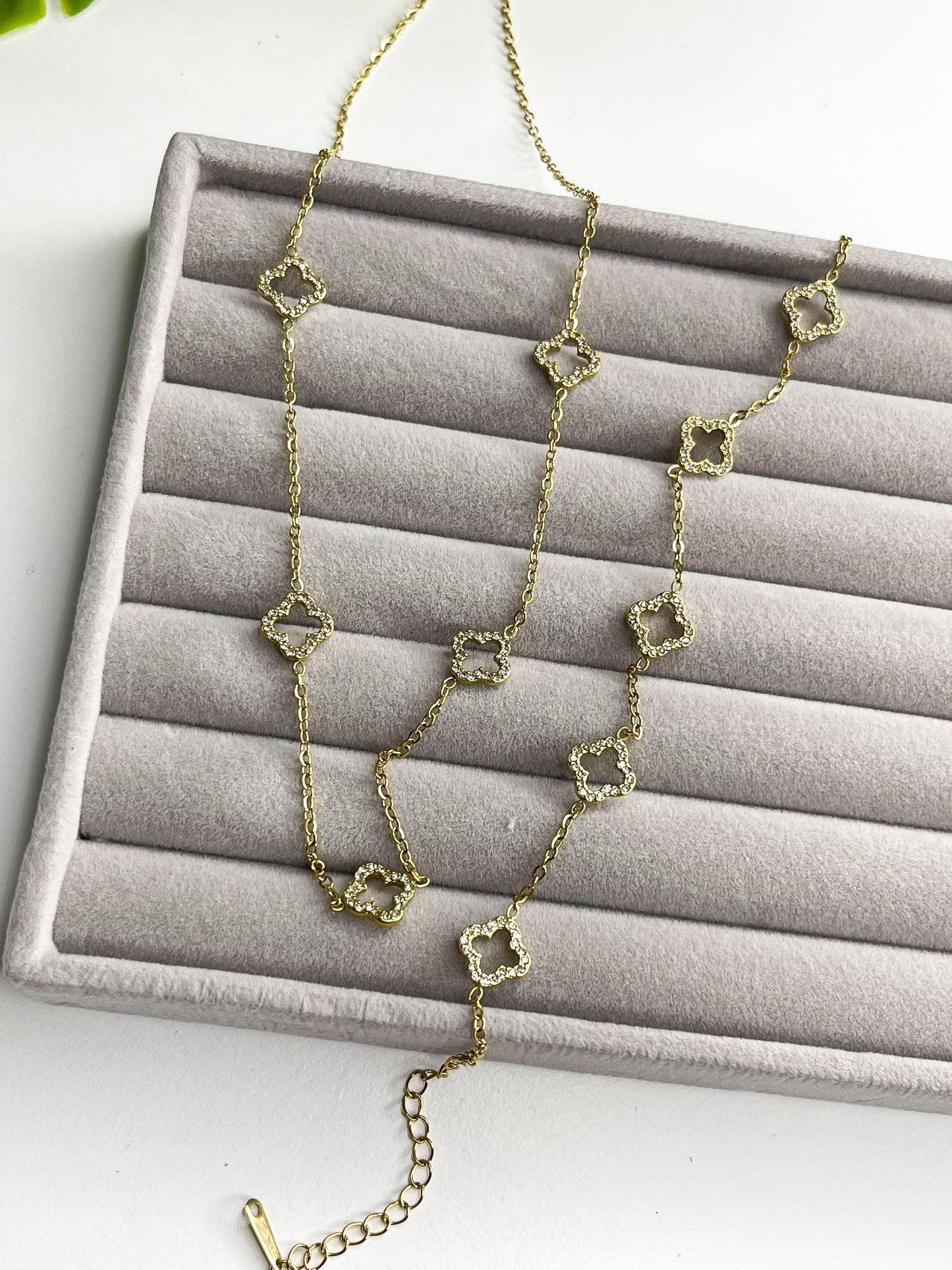 Conjunto Virgínia – Colar + Pulseira em Aço Inoxidável com Banho de Ouro 18k