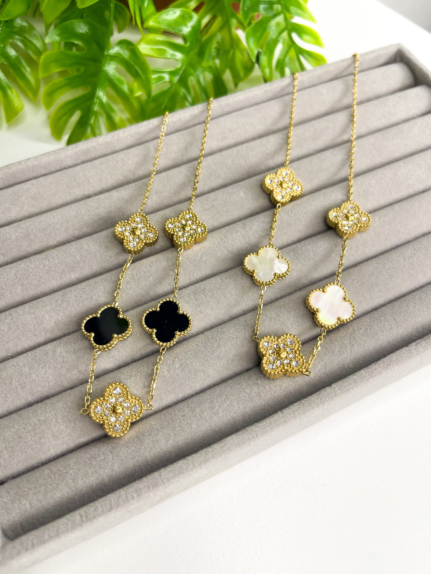 Colar Trevo Royale Branco - Aço Inoxidável