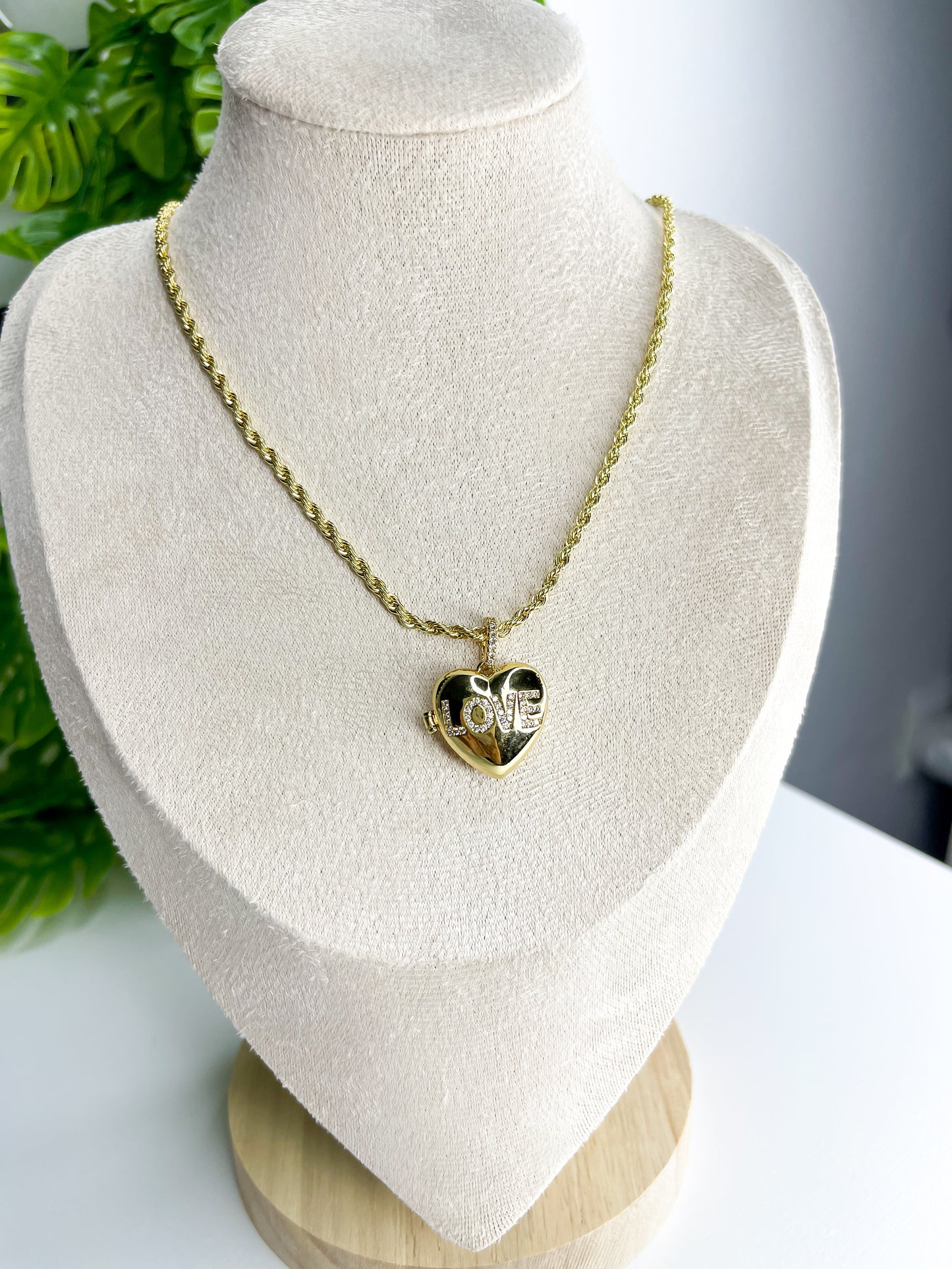 Colar Love Relicário Personalizável - Aço Inoxidável