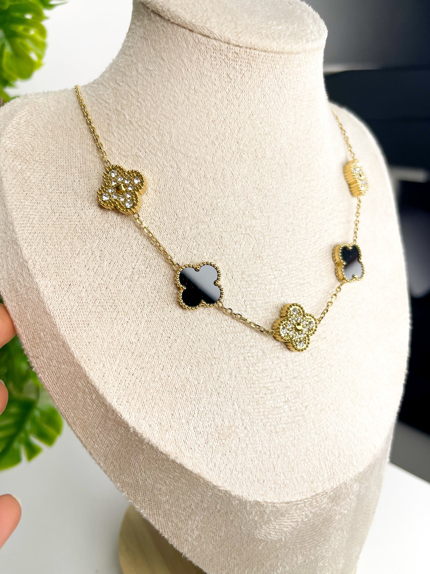 Colar Trevo Royale Preto - Aço Inoxidável