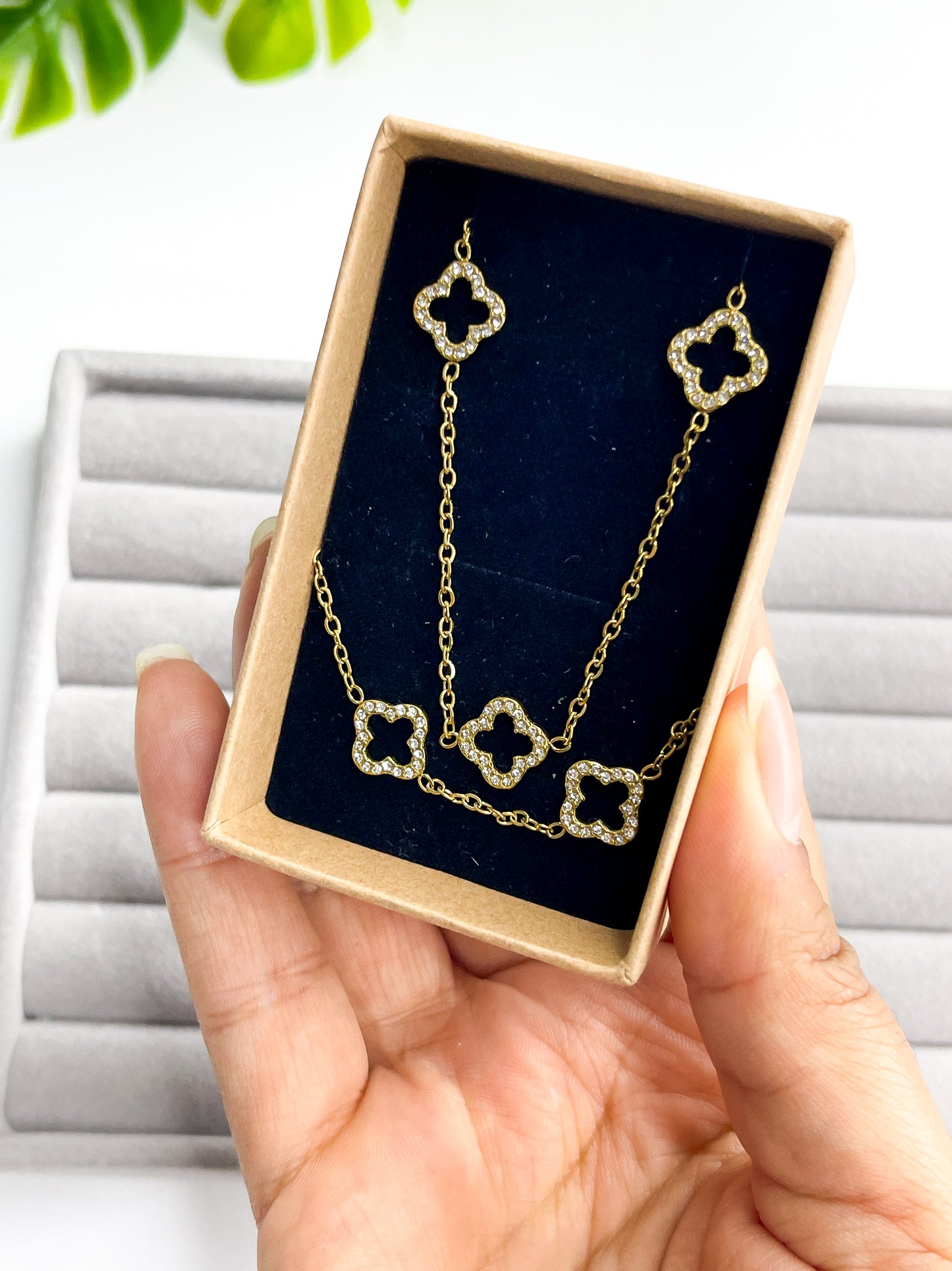 Conjunto Virgínia – Colar + Pulseira em Aço Inoxidável com Banho de Ouro 18k